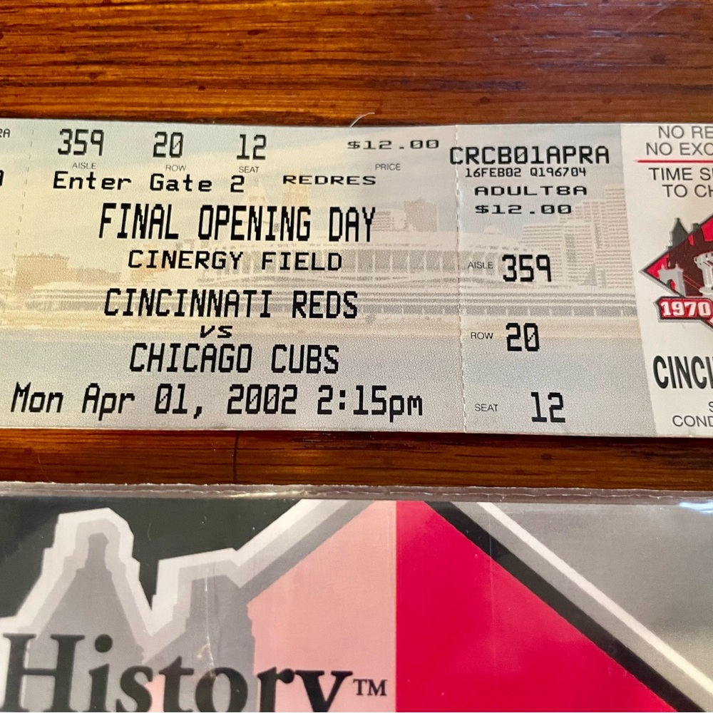 Cincinnati Reds 2002 Commemorative Set - Picture 3 of 4